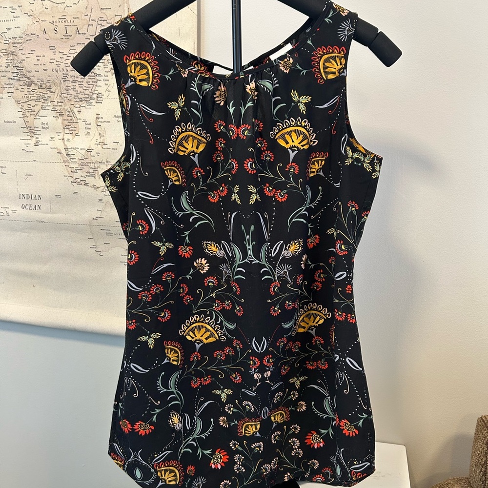 Cabi XS Black Floral Tank Blouse Style 3621 Bold Print Sleeveless Top